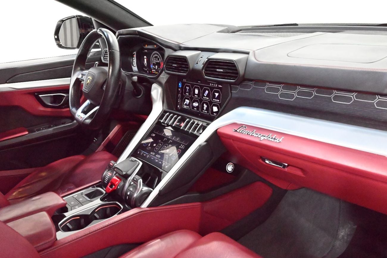 Lamborghini Urus STD 2019 Lamborghini Urus, Service History, 1 Year Warranty, Excellent Condition, GCC