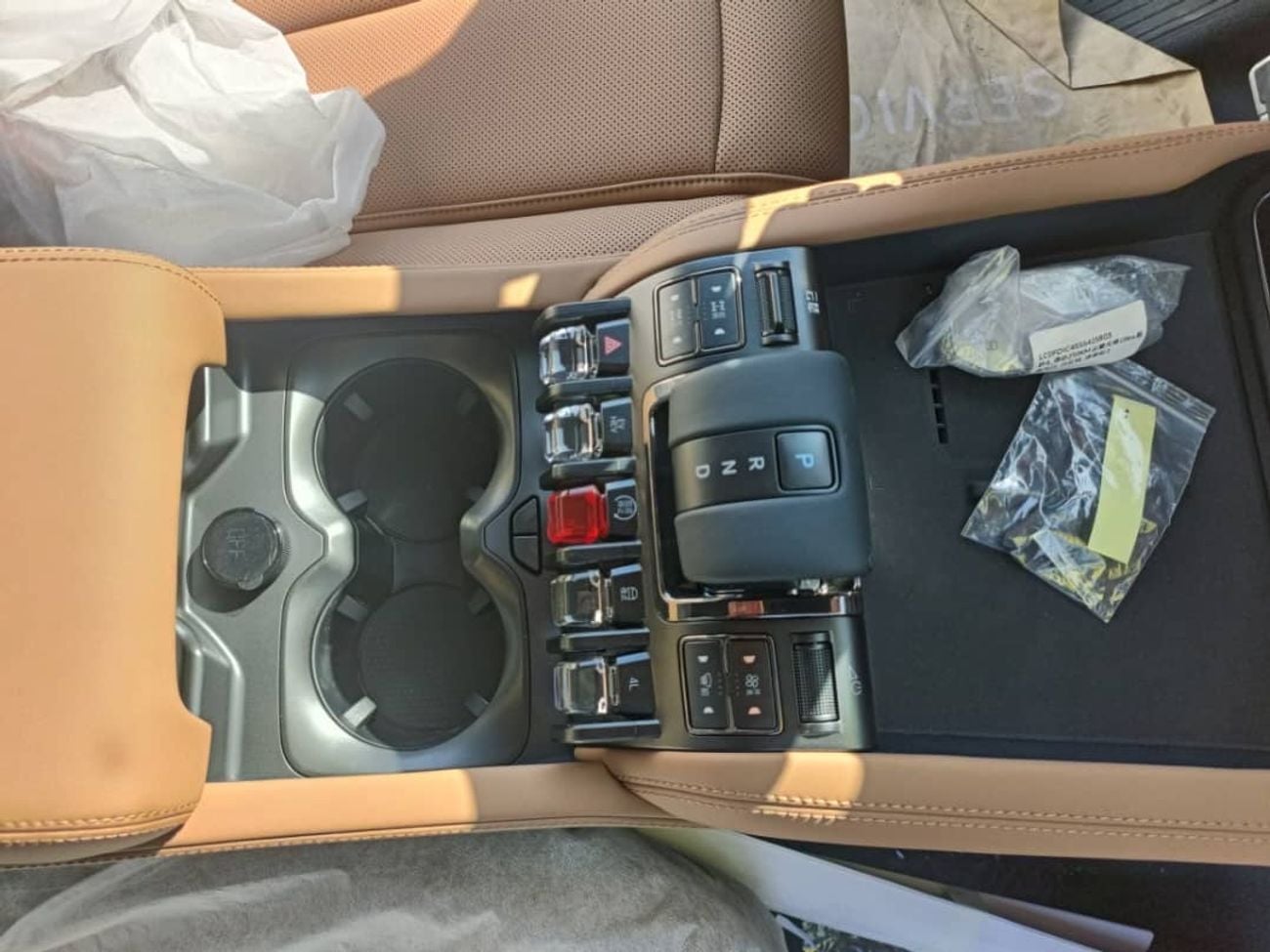 BYD Leopard 5 Leopard5 white-brown Long Range Version