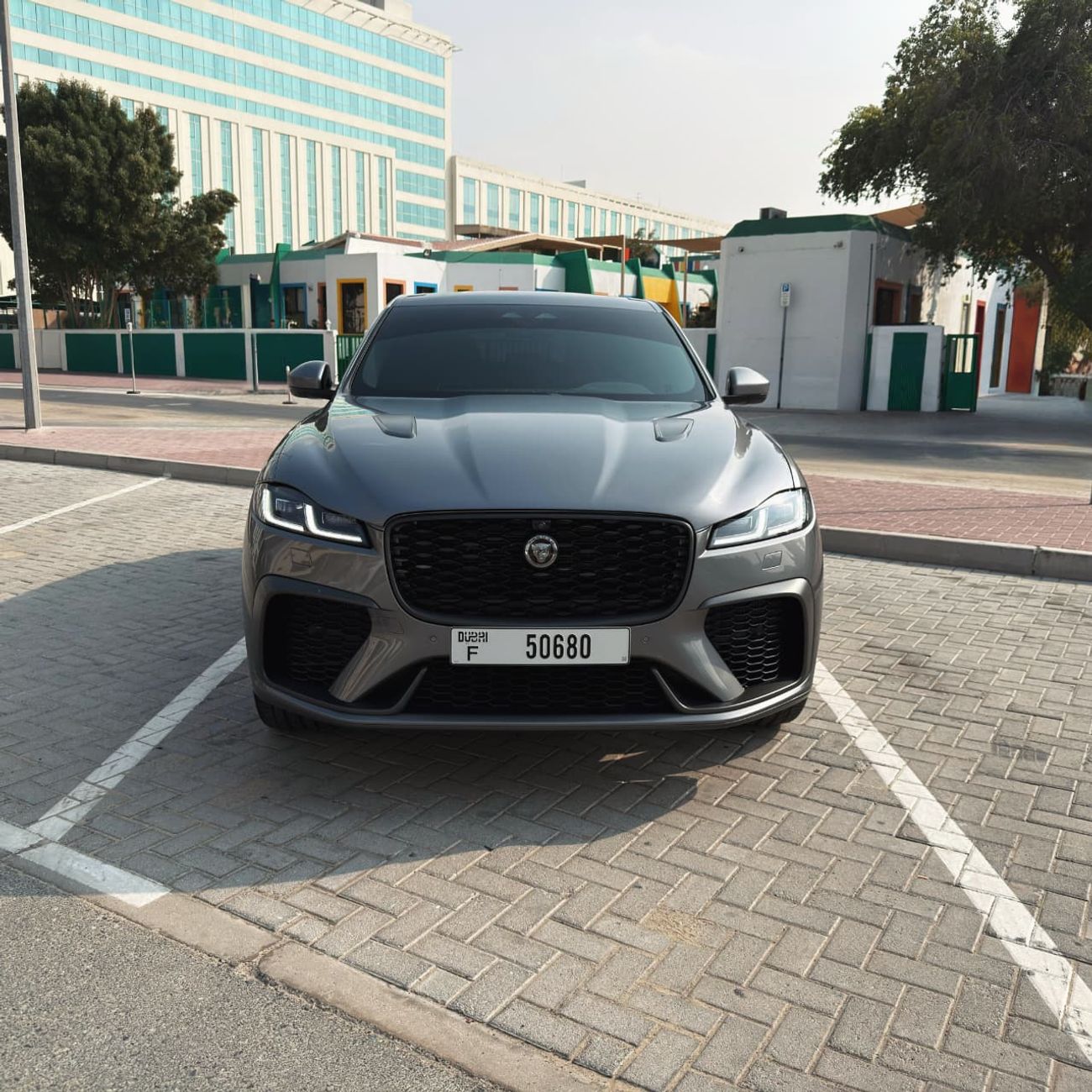 جاكوار F بيس SVR 5.0L