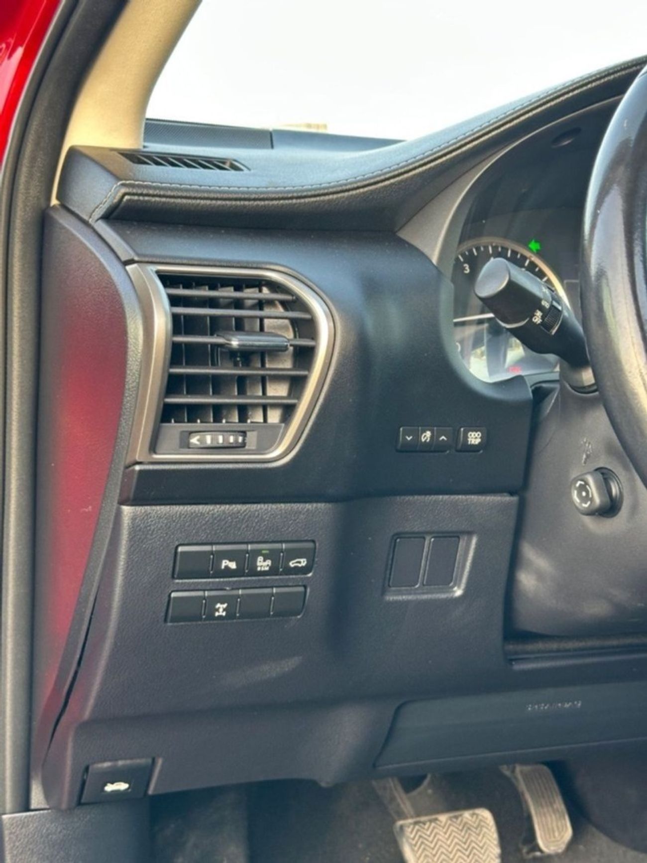 Lexus NX200t Premier 2.0L 4WD sunroof Full Option