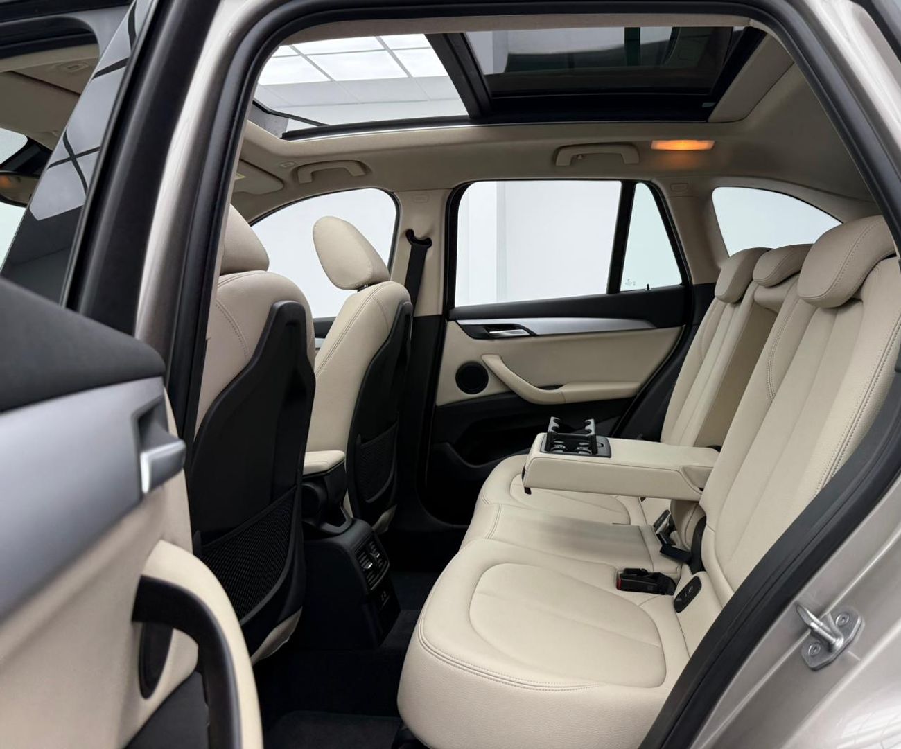 BMW X1 2022 BMW X1 sDrive20i, 2027 BMW Warranty + Service Pack, Full BMW Service History, Low km, GCC