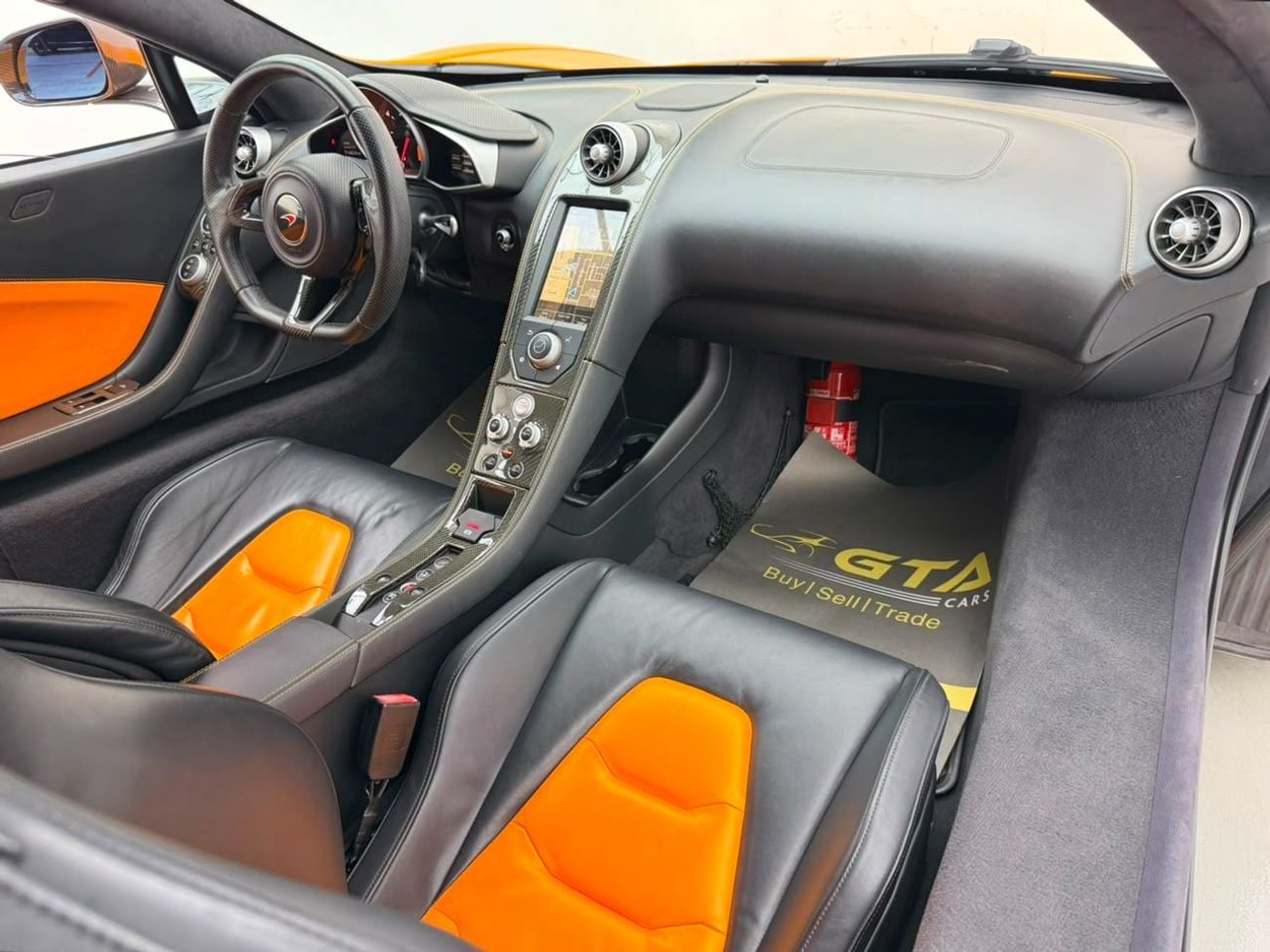 مكلارين MP4-12C STANDARD 2013 McLaren MP4-12C, Full McLaren and Dragon Racing Service History, GCC Specs
