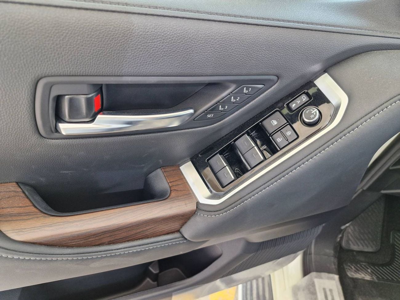 تويوتا لاند كروزر Toyota LC300 VX 4.0 2026 Full option