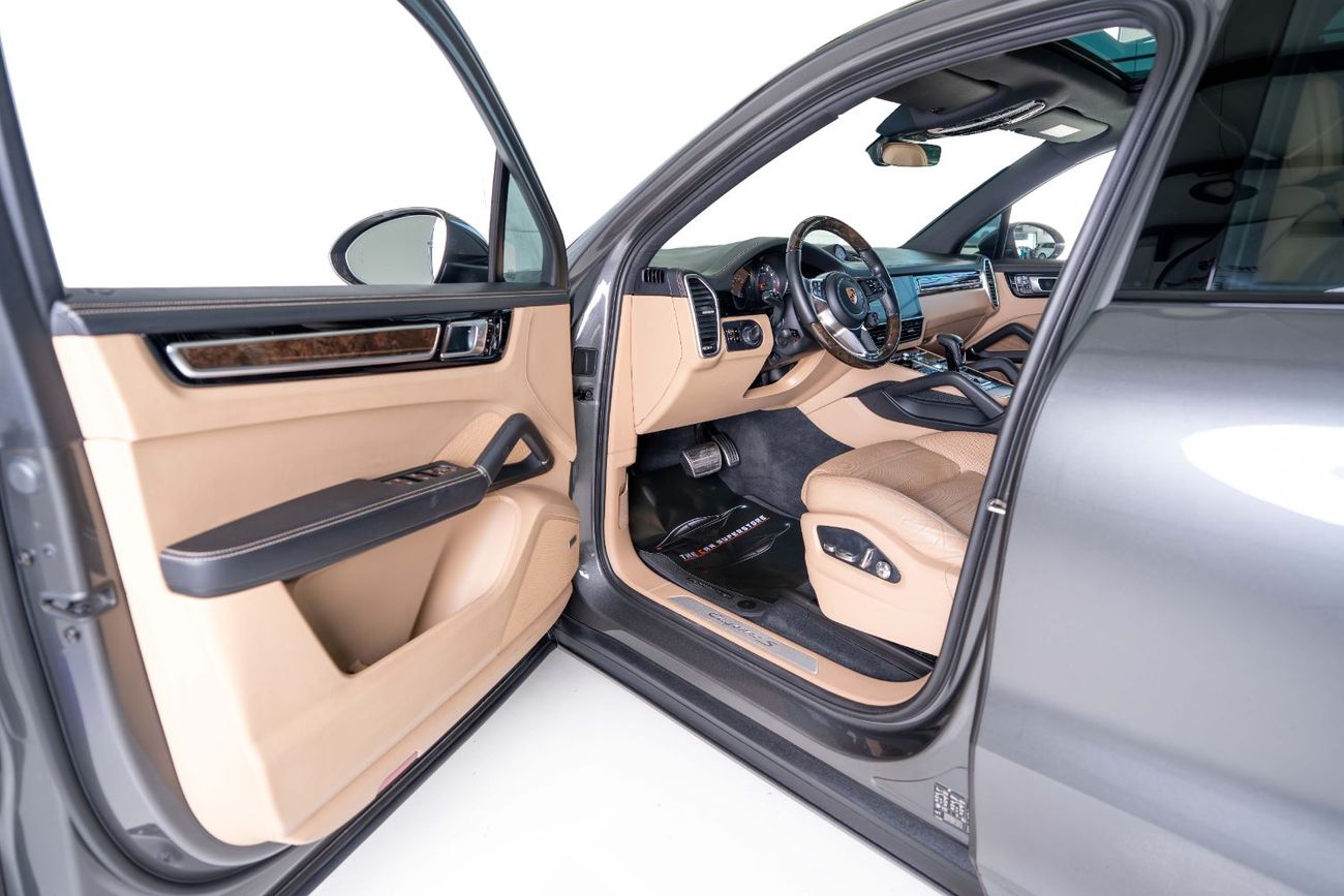 Porsche Cayenne S 2.9L (440 HP) High Specfications-Metallic Grey-Turbo Wheels-Black Brake Callipers