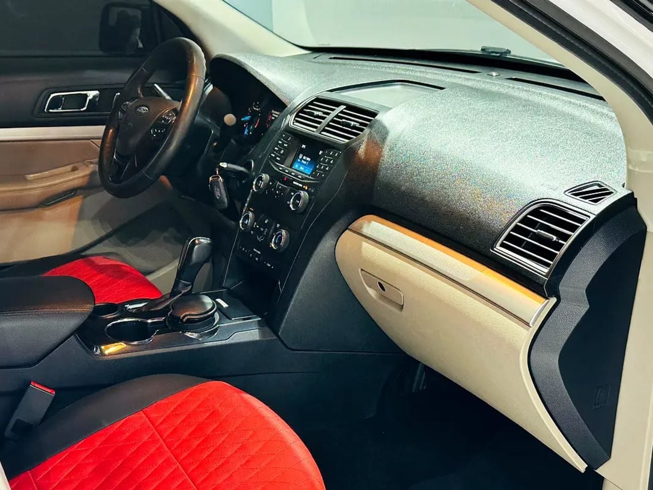 Ford Explorer XLT 200A 2.3L 4WD