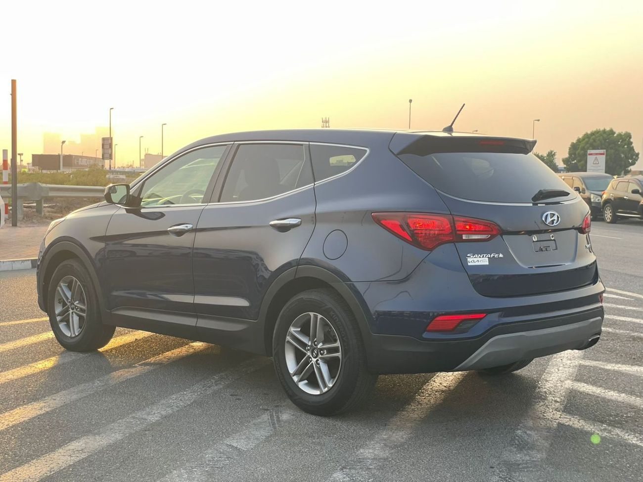 Hyundai Santa Fe 2018 Hyundai Santa Fe 2.4L V4 Sports - Rear CAM - Leather Seats - Cruise Control - 108,000 Mileage