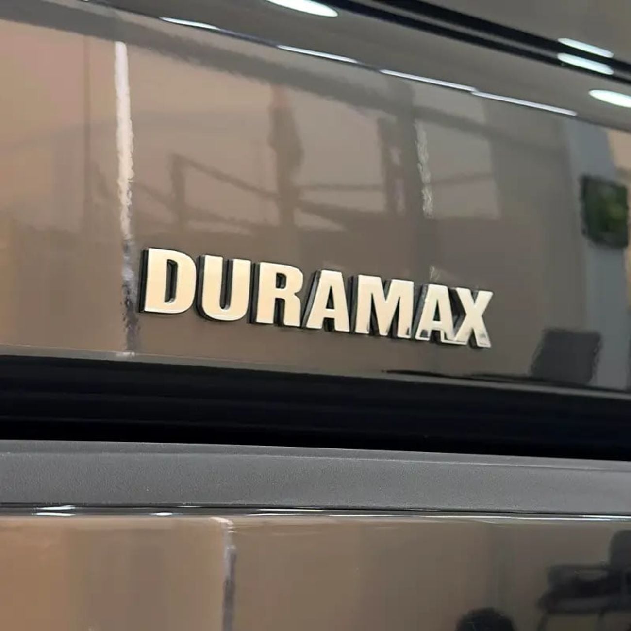 شيفروليه تاهو 1LT 5.3L 1LT 3.0L LT Duramax Diesel 3.0L turbo