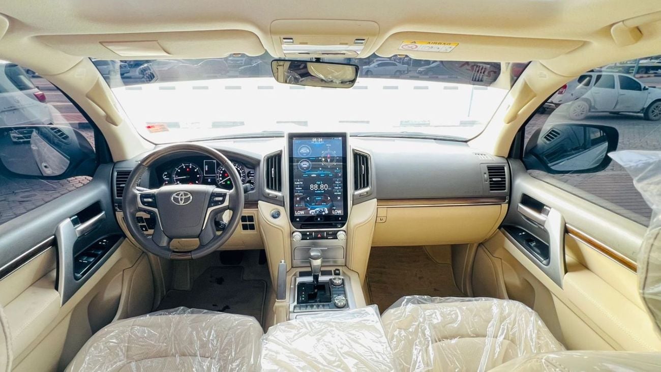 تويوتا لاند كروزر GXR 5.7/V8