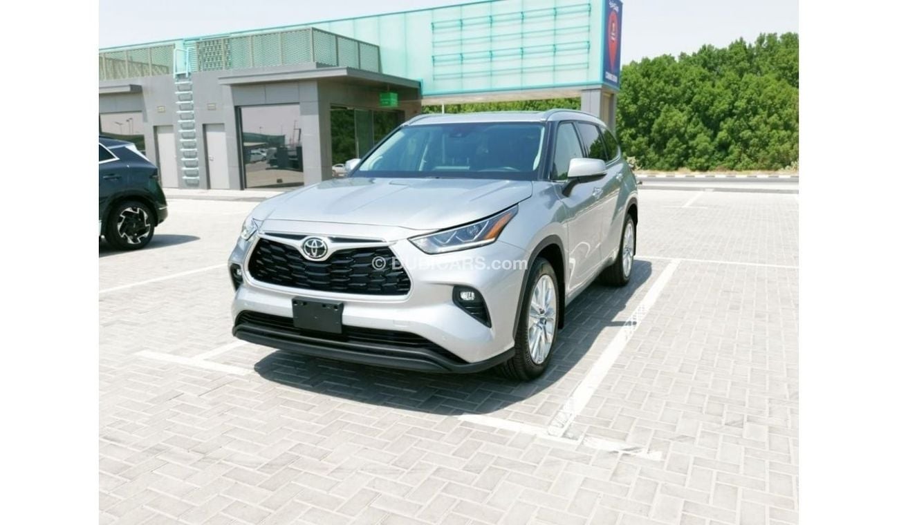 Used Toyota Highlander Limited - 2022 - Silver 2022 for sale in Sharjah ...