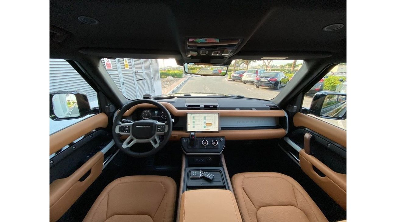 Land Rover Defender GCC SPEC 22 INCH RIMS UNDER WARRANTY AND SERVICE