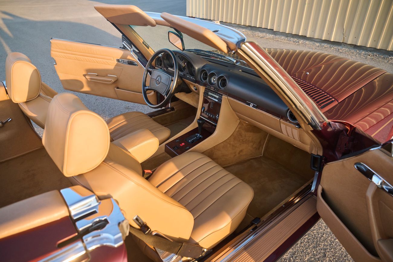 Mercedes-Benz SL 560 - 23,000 Original Kilometres