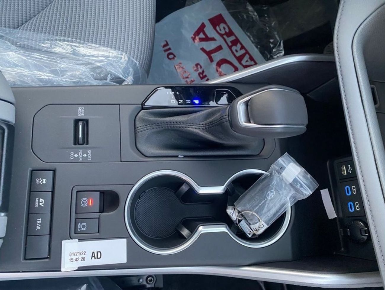 تويوتا هايلاندر 2022 2.5L PETROL GLE HYBRID 4x4 FOR EXPORT