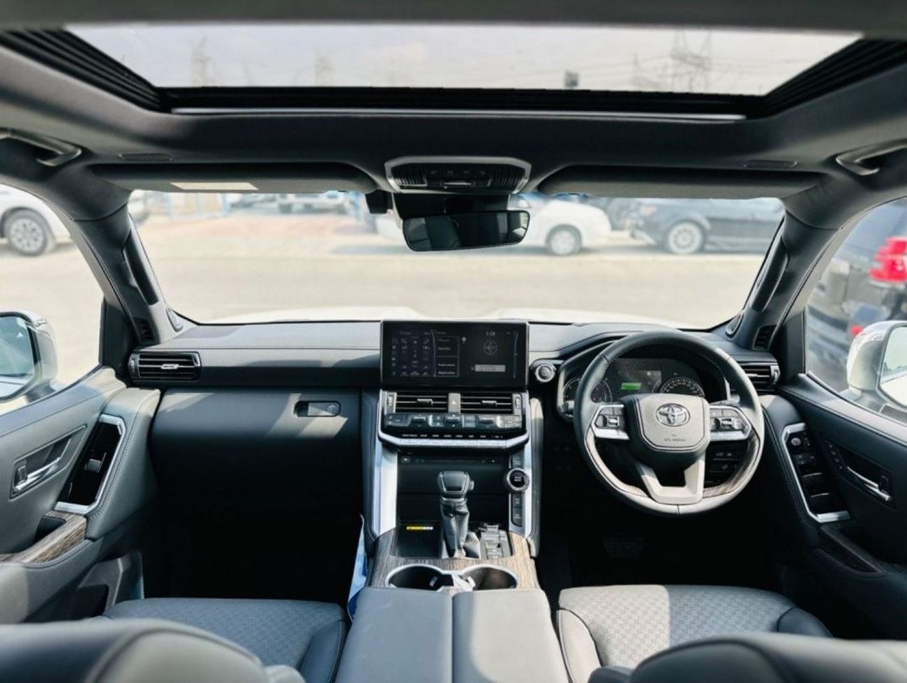 Toyota Land Cruiser Lc 300 sahara top of the range