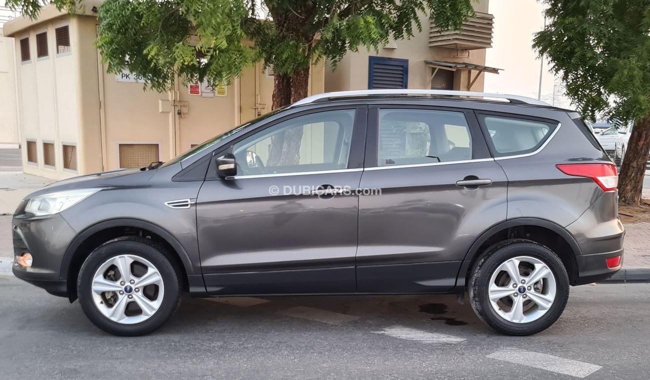 Ford Escape SE Ecoboost 2016 GCC Perfect Condition