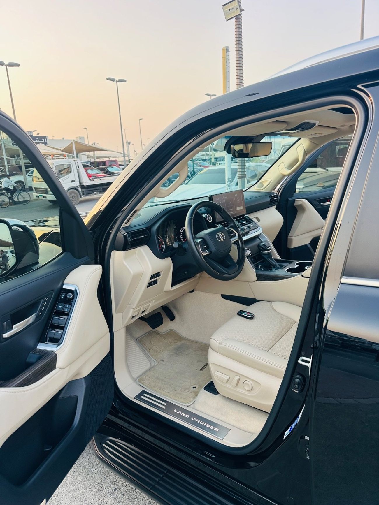 تويوتا لاند كروزر VXR