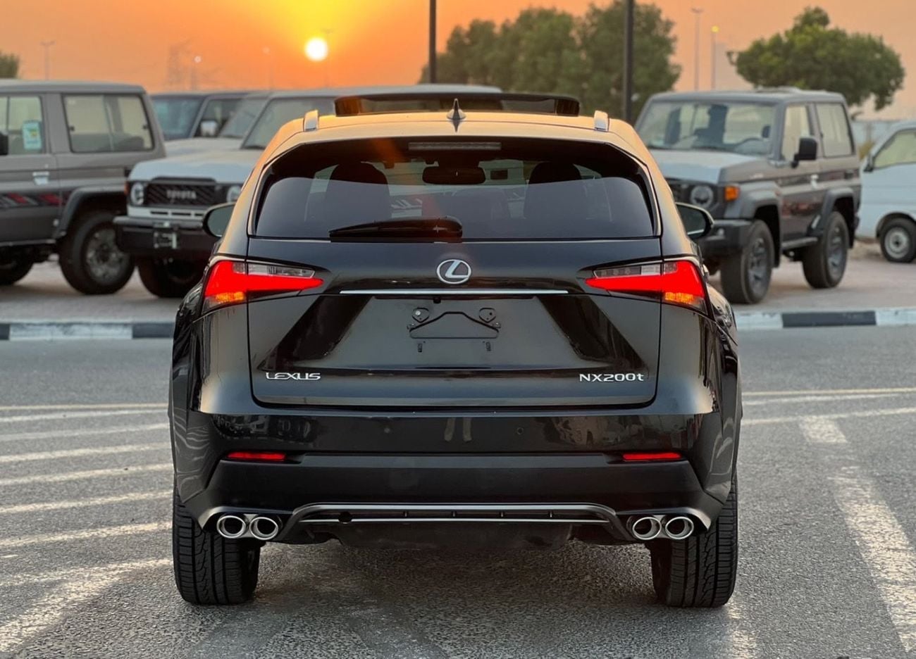 لكزس NX200t لكزس NX تيربو 2020 كاملة المواصفات، محرك 2.0 لتر V4، دفع رباعي، كاميرا خلفية وحساسات، فتحة سقف، مفتا