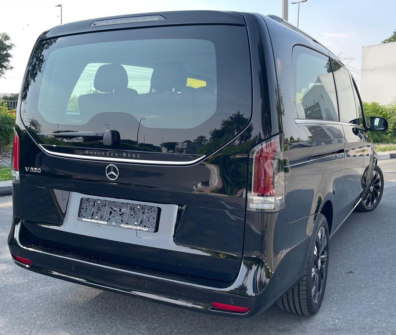 مرسيدس بنز V 300 Avantgarde Under Agency Warranty 2026 GCC