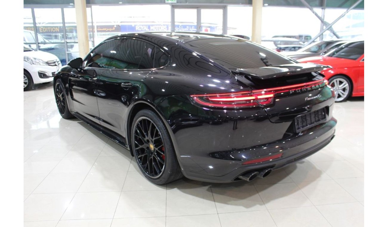 Porsche Panamera 4S