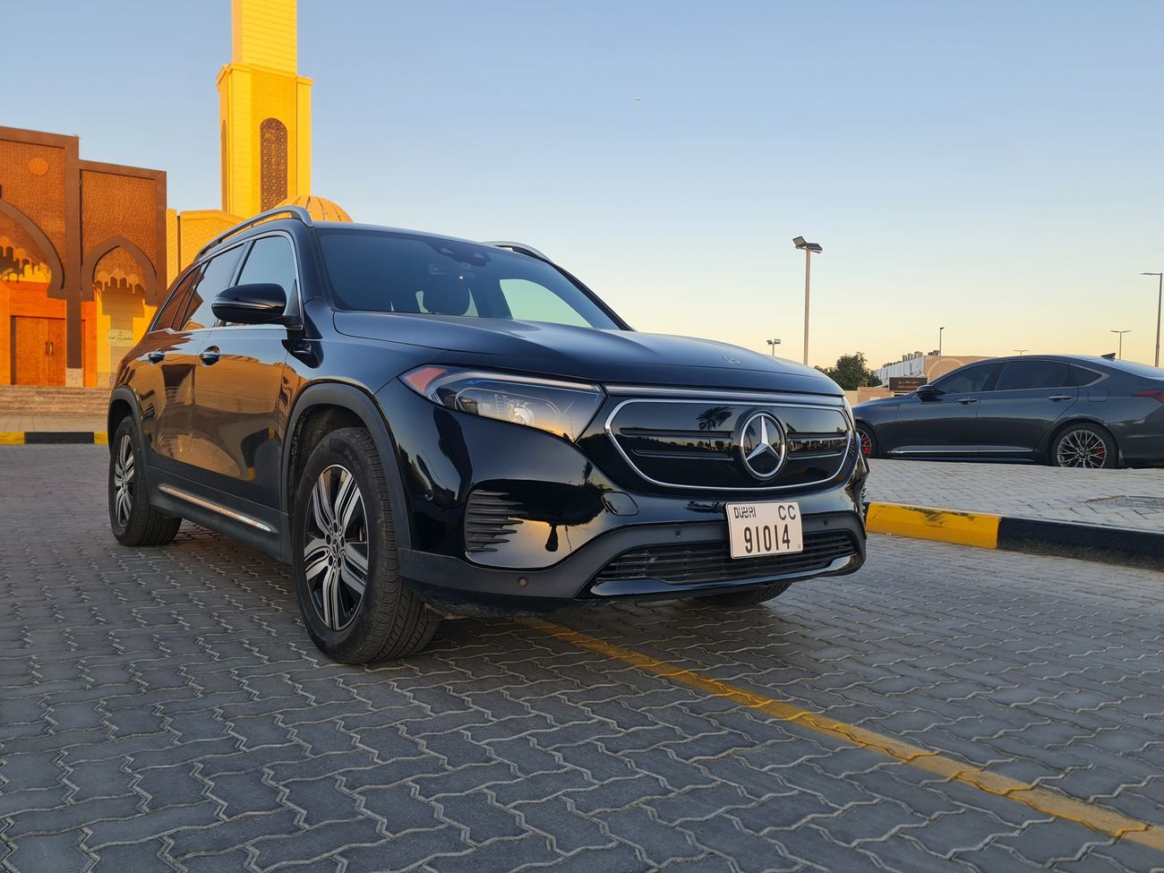 Mercedes-Benz EQB 350 SUV