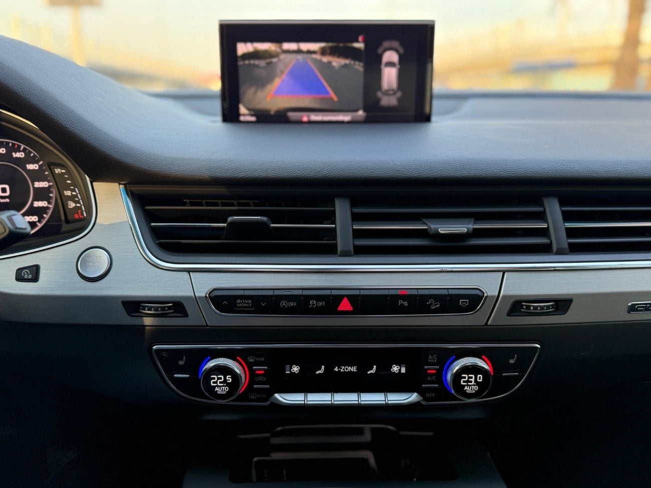 أودي Q7 45 TFSI quattro S-Line 3.0L