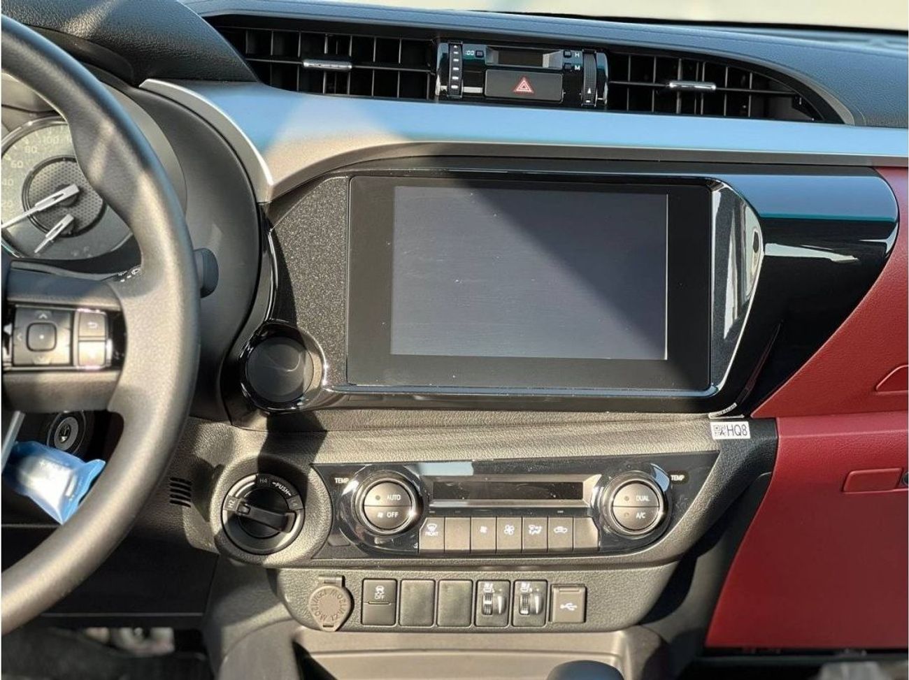 Toyota Hilux 2.7L PTR A/T // 2024 // MID HIGH OPTION WITH  SEATS VENTILATION , LED LIGHT , POWER WINDOWS // SPECI