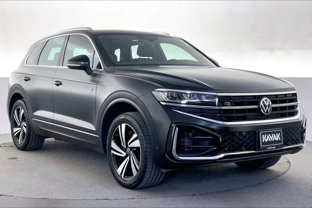 فولكس واجن طوارق R-Line | National Day Celebration | شامل الضمان | 0 ﺪﻔﻋﺓ ﺃﻮﻟﻯ