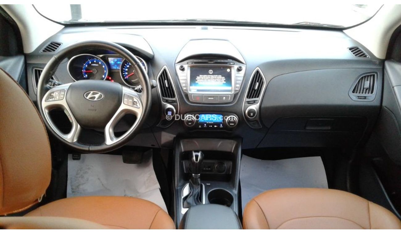 Hyundai Tucson HYUNDAI TUCSON 2015 BLACK NO PIANT NO ACCIDENT KHALIGE FULL OPTION NUMBER 1