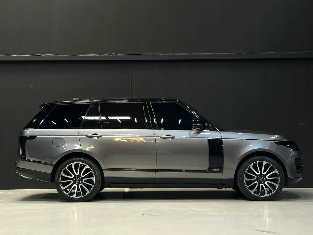 Land Rover Range Rover LWB Autobiography P400 3.0L Autobiography LWB American Specs