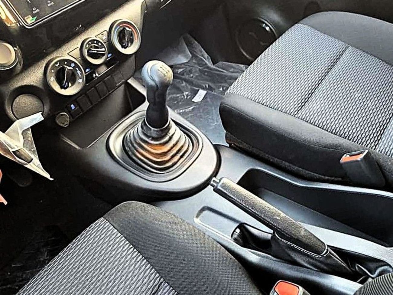 Toyota Hilux Toyota Hilux D.C 2.4L Diesel M/T 4*2 2025