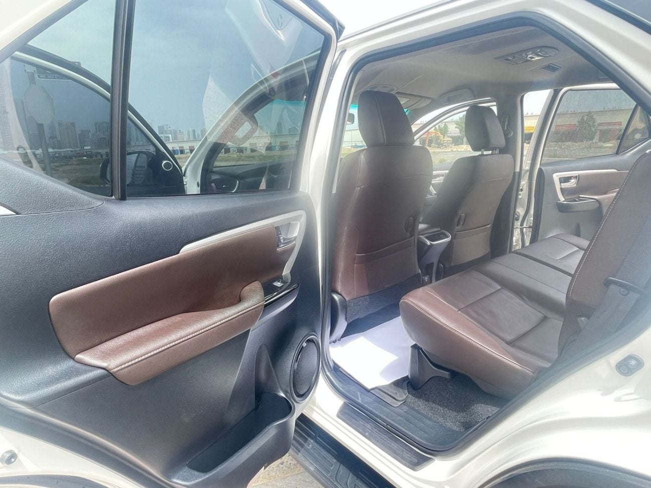 تويوتا فورتونر diesel 2.8 liter ,Right hand drive 2017 Model ,only for export available