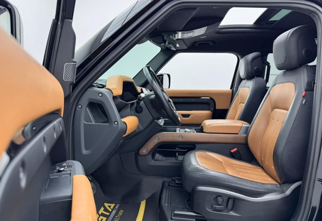 Land Rover Defender 2022 Land Rover Defender 90 X P400, 2027 Land Rover Warranty, Land Rover Service History, GCC