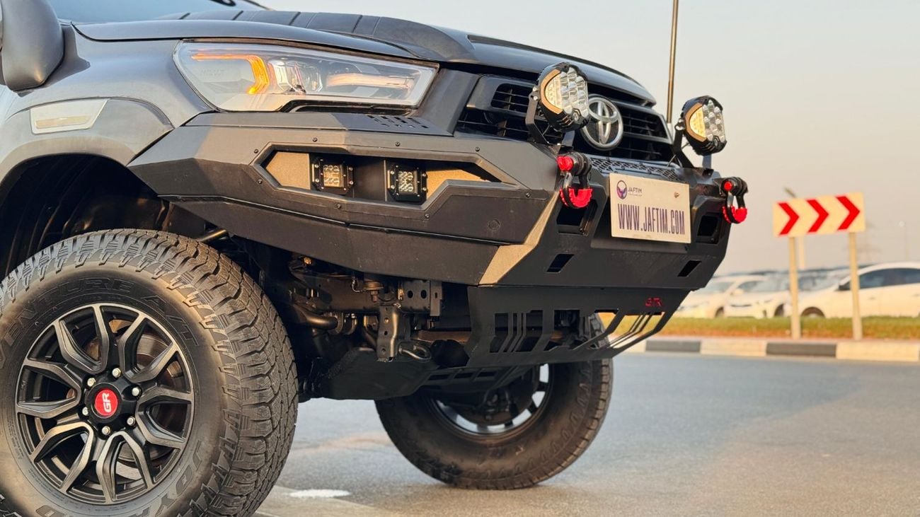 تويوتا هيلوكس OFF-ROAD MODIFIED | SPORTS BAR - ROOF RACK - BULL BAR | MT | 2.8L DIESEL ENGINE | RHD