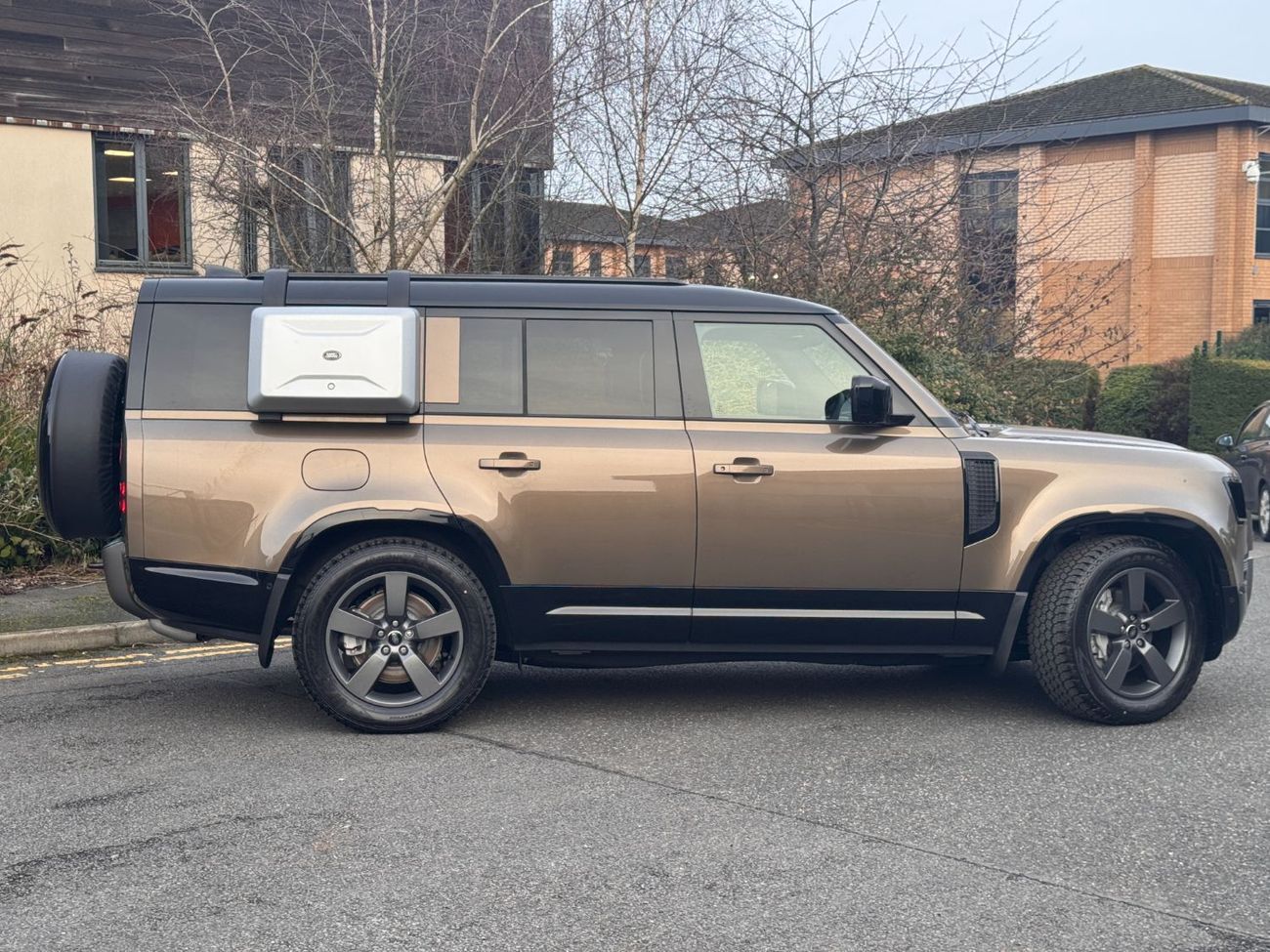 Land Rover Defender 130 D350 Diesel Mild Hybrid X-Dynamic HSE RIGHT HAND DRIVE