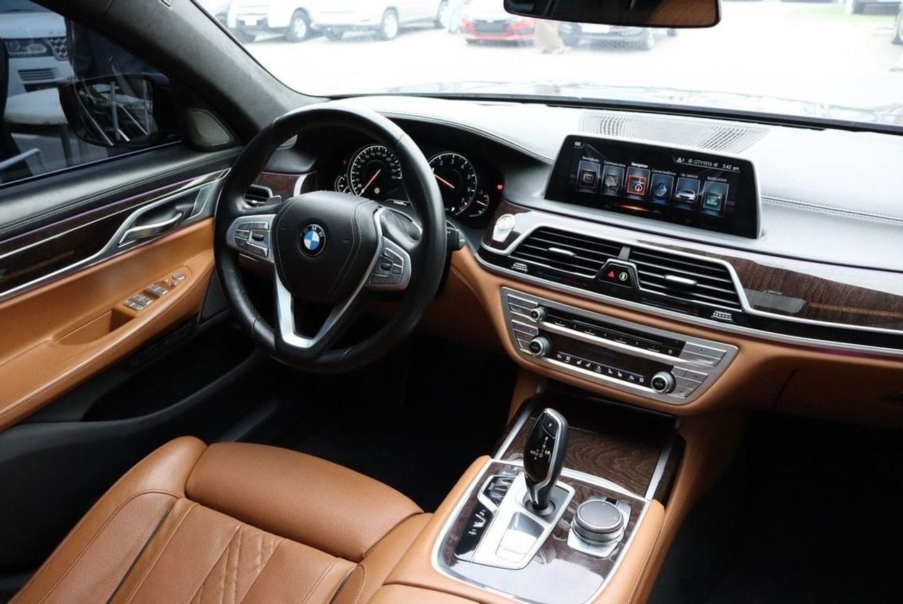 بي أم دبليو 740Li Exclusive 3.0L (335 HP) BMW 740LI VIP / 2017 / GCC / Free Accident/ V6