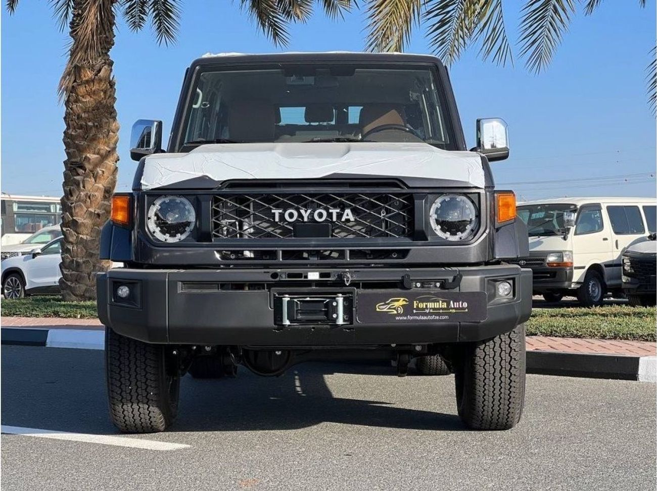 Toyota Land Cruiser 70 LC76 2.8L DSL A/T // 2024 // FULL OPTION WITH RADAR , CRUISE CONTROL , DVD&REAR CAMERA // SPECIAL OF