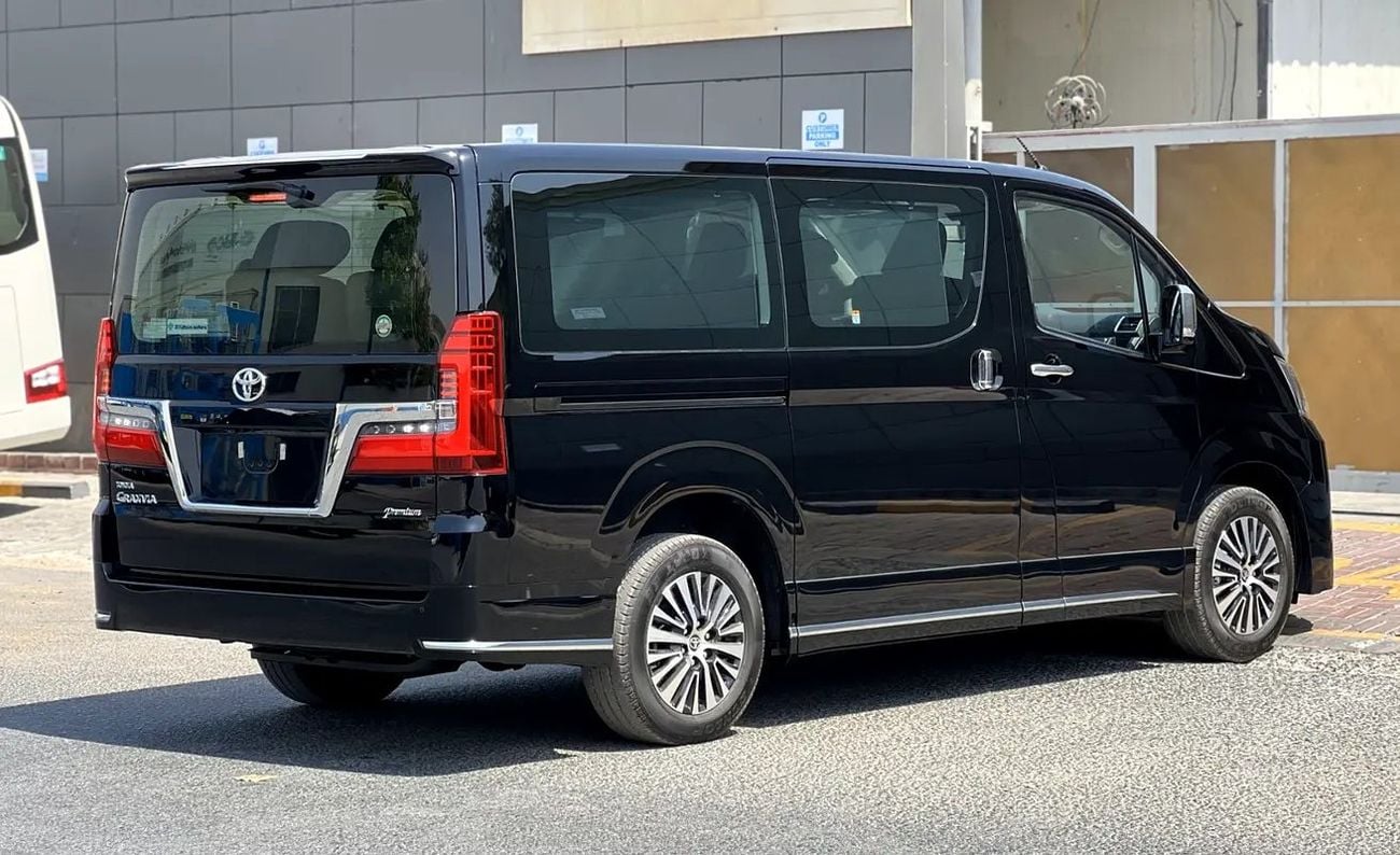 تويوتا جرافينا Premium GCC Specs | Brand Luxury 6-Seater
