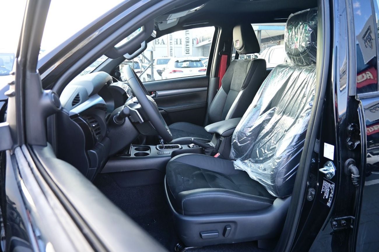 تويوتا هيلوكس Toyota Hilux GR Sport 4.0L V6, Petrol, 4WD, Pickup Color Black Model 2025