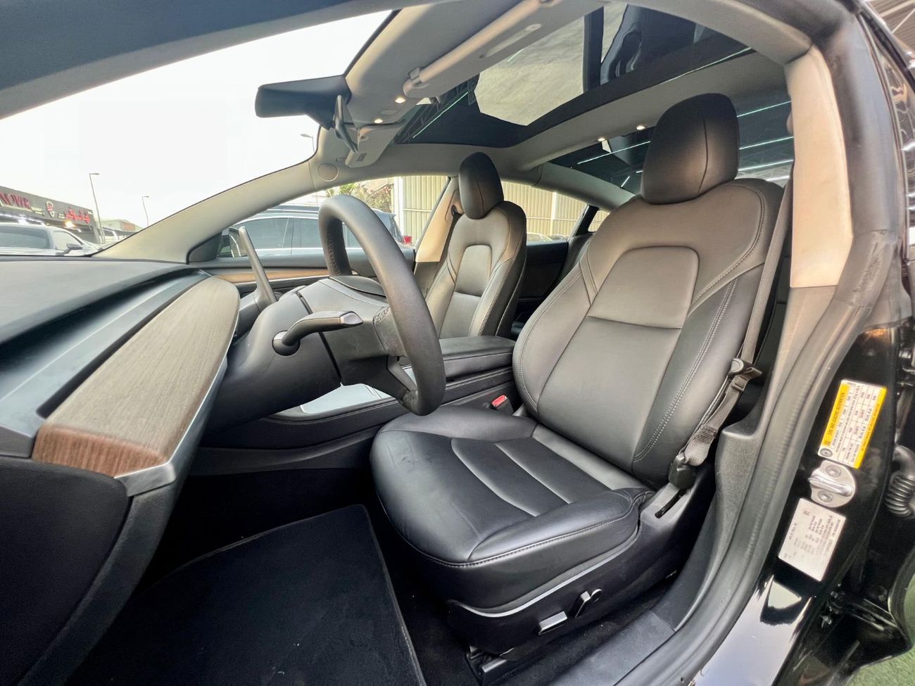 Tesla Model 3 Rear-Wheel Drive warranty 40,000 km and service