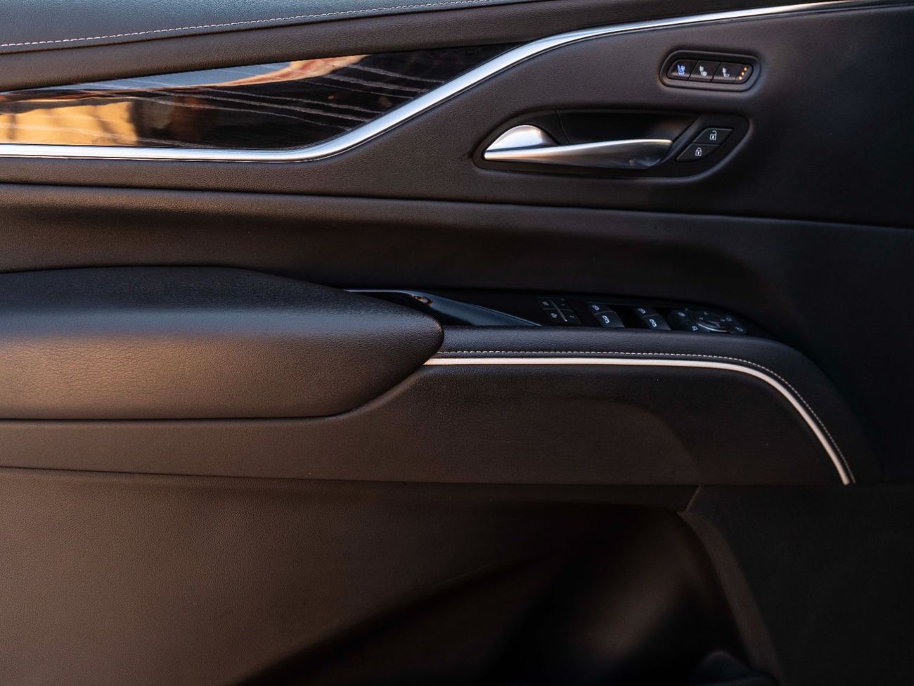 كاديلاك إسكالاد Sport 6.2L AWD