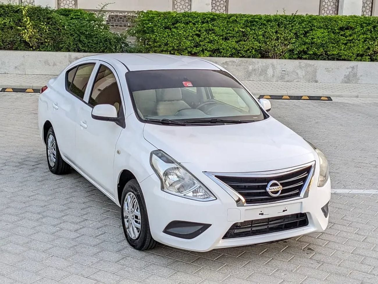 Nissan Sunny SV GCC Immaculate Condition Low KM Family Sedan 4 Cylinder Fully Automatic