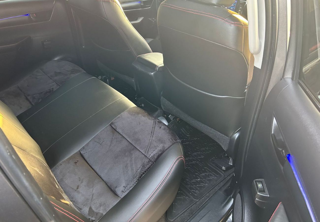 تويوتا هيلوكس 