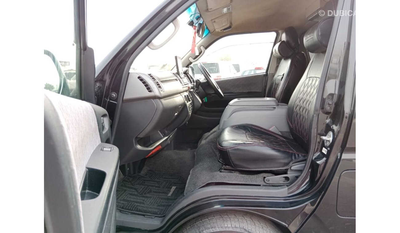 تويوتا هاياس TOYOTA HIACE VAN RIGHT HAND DRIVE   (PM1527)