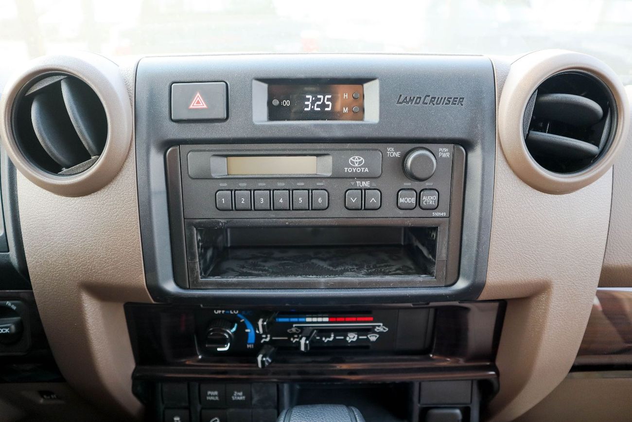 Toyota Land Cruiser Pick Up Std 4.0L Double Cab Utility 4WD