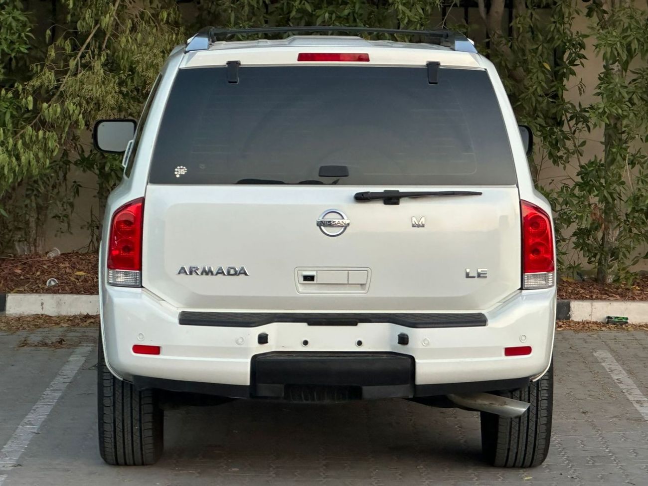 Nissan Armada LE خليجي