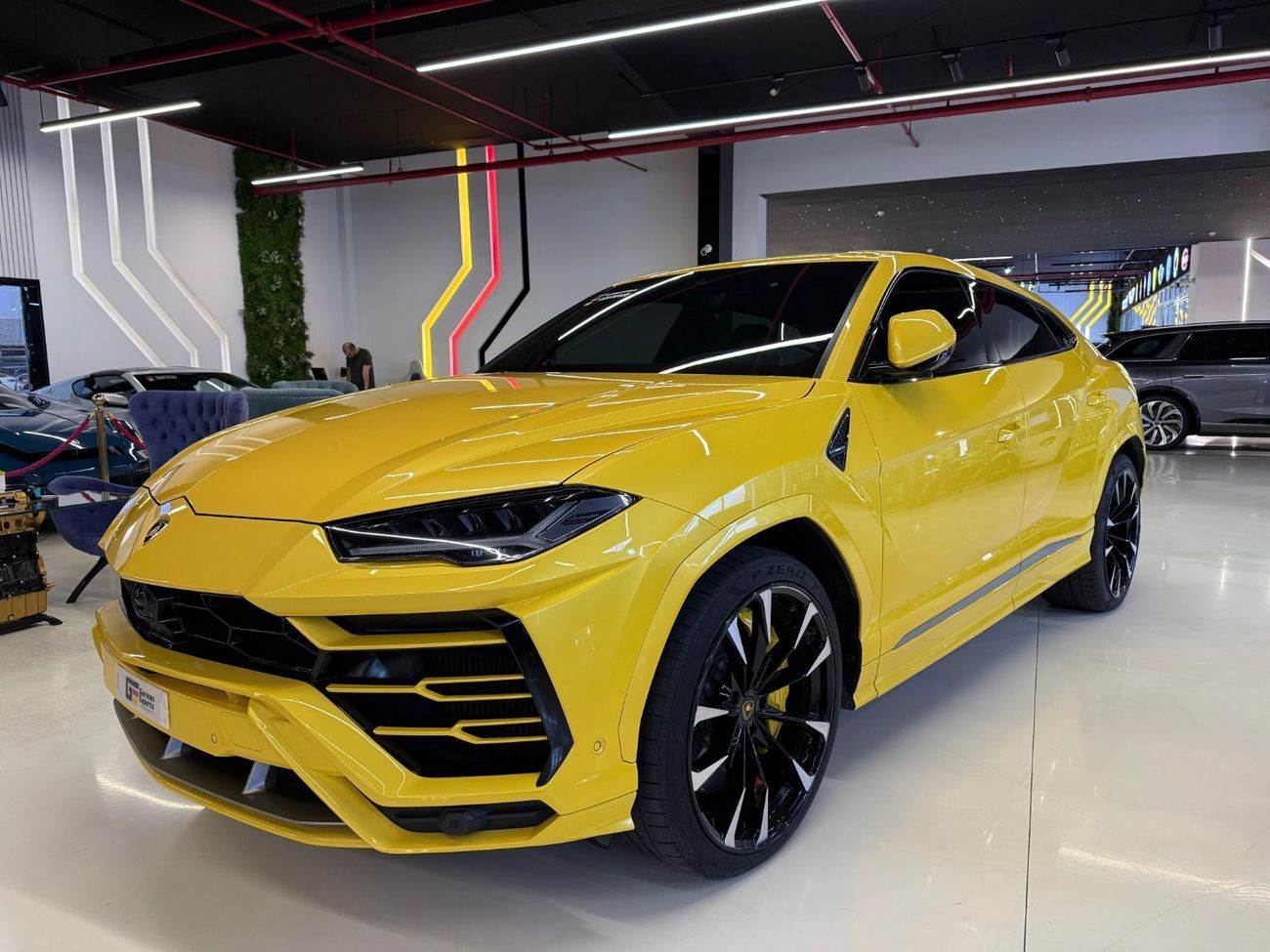 لامبورغيني اوروس STD 4.0T V8