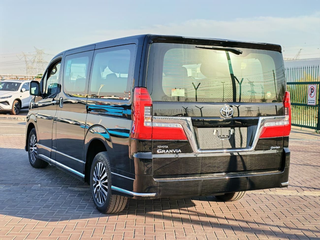 Toyota Granvia 2026 Toyota Granvia Premium (Full-Option with Radar) 6-Seater 3.5L V6 Petrol A/T RWD