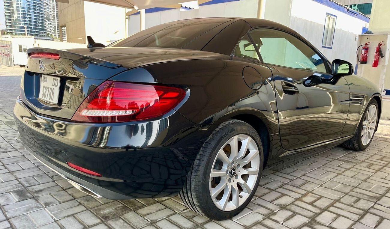 مرسيدس بنز SLC 300 Std 2.0L