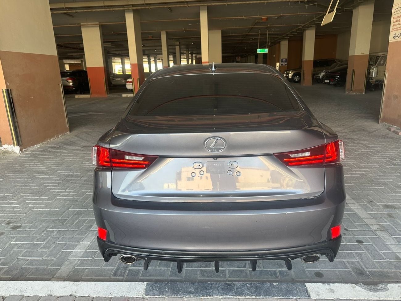 لكزس IS200t STD (NON GCC)