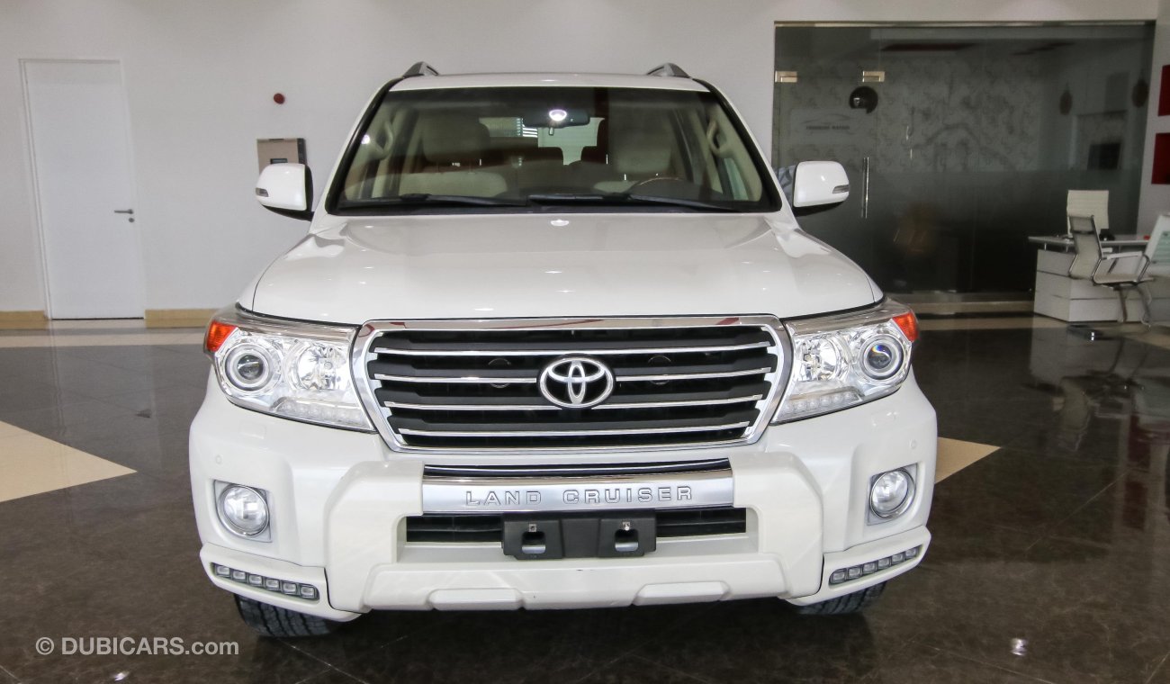 Toyota Land Cruiser GXR V8