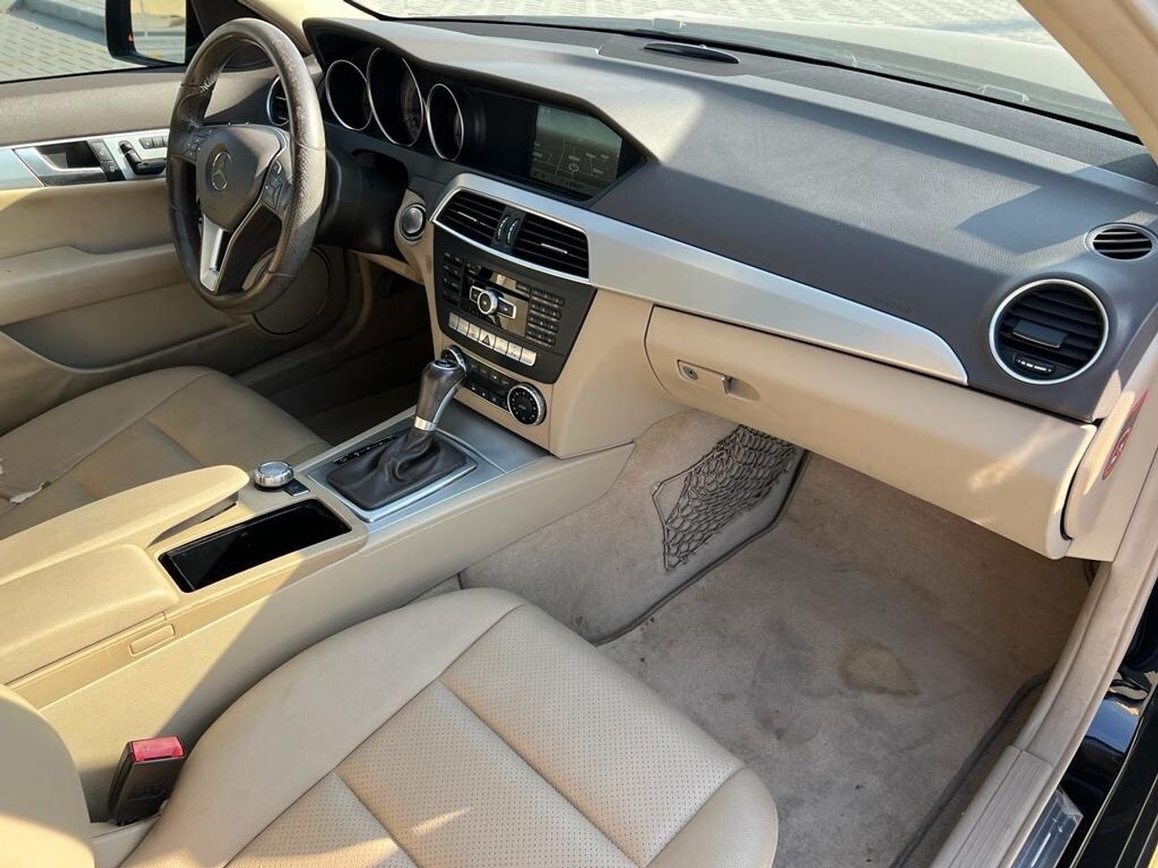 Mercedes-Benz C 200 WDDGF4JB2EG246458